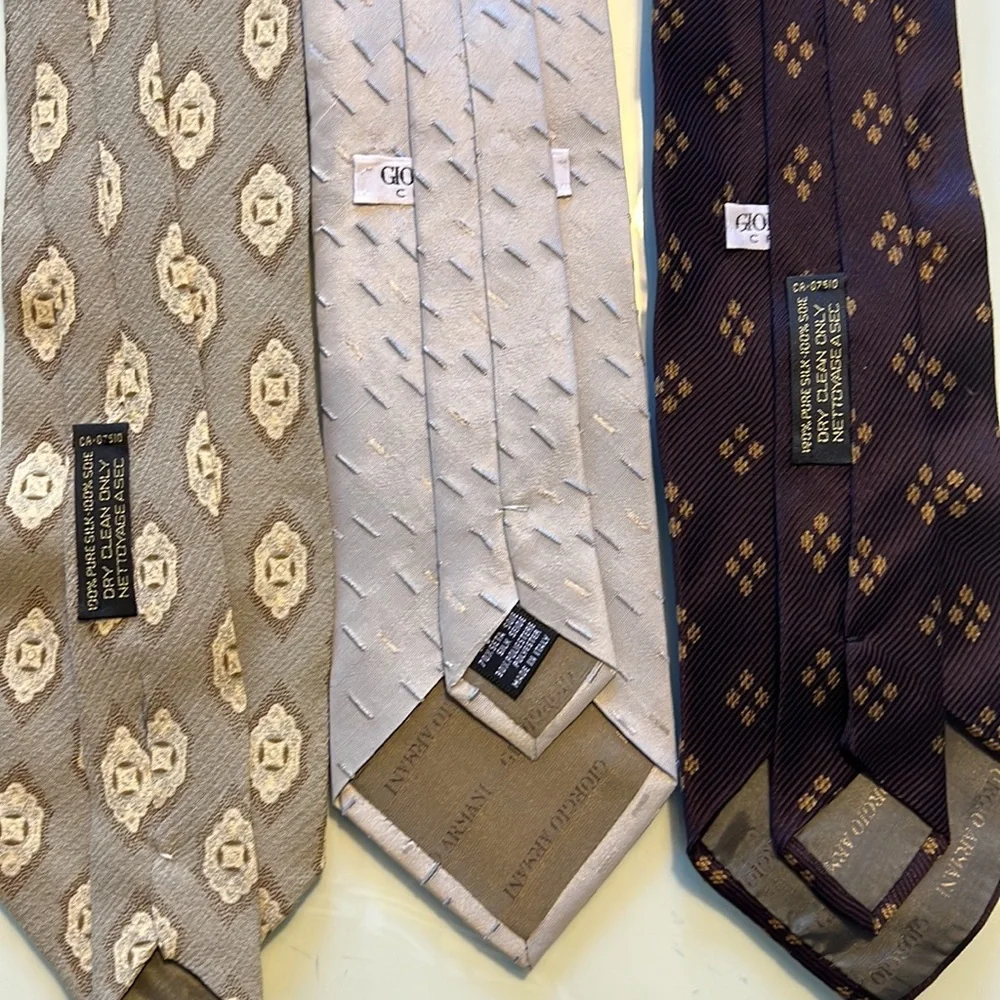 Giorgio Armani Ties - Picture 3 of 3